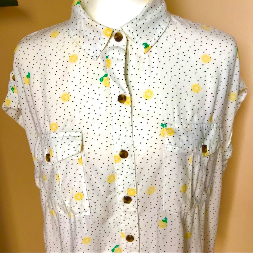 Hello Lemon 🍋 “SO” NWT Tab short Sleeve Lemon Top Size:M - Picture 3 of 7
